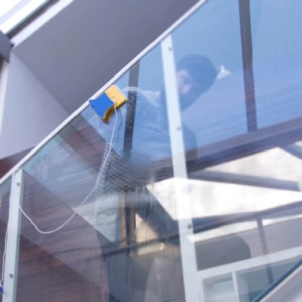 Brosse de nettoyage de verre magnétique facile pour fenêtres. Achetez des éponges et des tampons à récurer sur Mounteen. Expédition mondiale disponible.