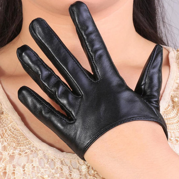 Modische Damen-Halbhandhandschuhe. Kaufen Sie Handschuhe und Fäustlinge auf Mounteen. Weltweiter Versand möglich.