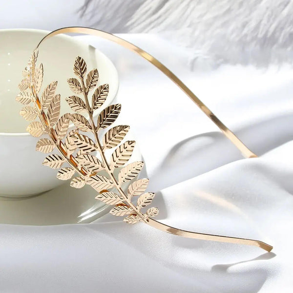 Brauthaarband mit goldenen Blättern in zwei Zweigen – Mounteen