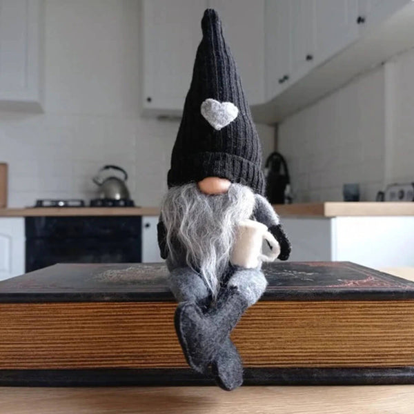 Gnome amateur de café fait à la main. Achetez des figurines sur Mounteen. Expédition mondiale disponible.