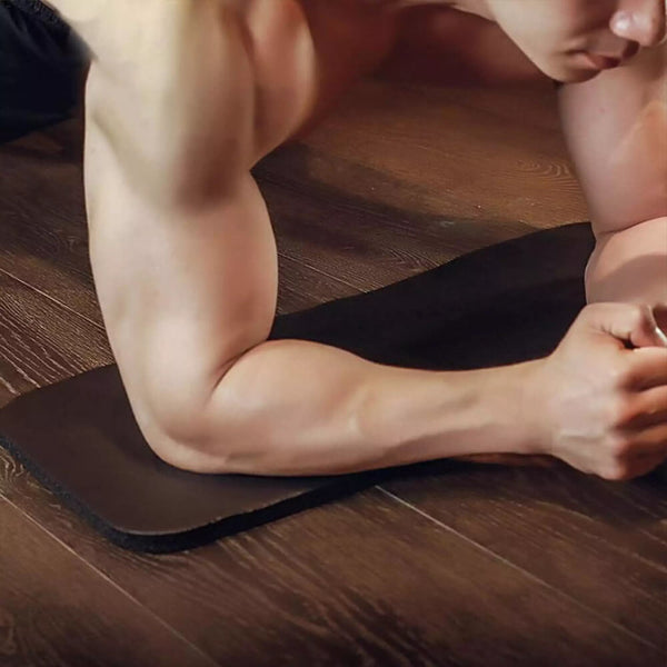 Yoga-Knieschoner aus hochdichtem Schaumstoff. Kaufen Sie Yoga- und Pilatesmatten auf Mounteen. Weltweiter Versand möglich.