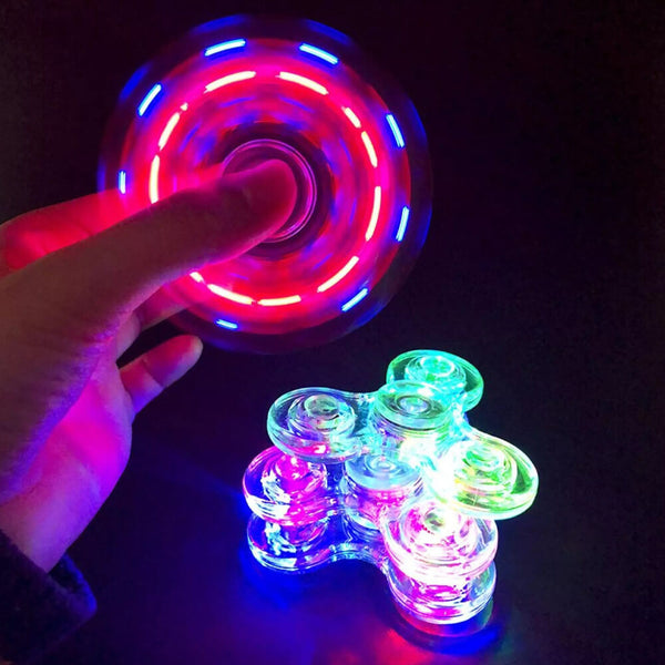 LED-Fidget-Spinner, der aufleuchtet. Kaufen Sie Kreisel auf Mounteen. Weltweiter Versand möglich.