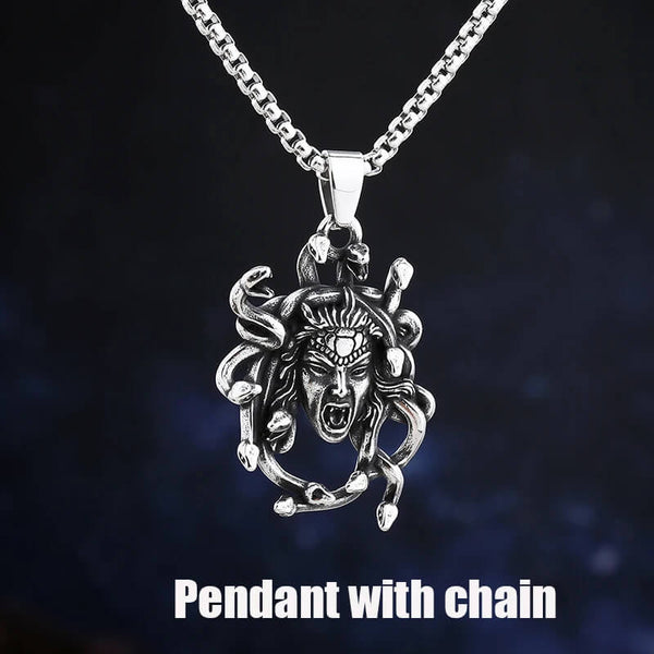 Medusa-Frau mit Schlangenhaar-Gorgon-Halskette in Angry – Mounteen