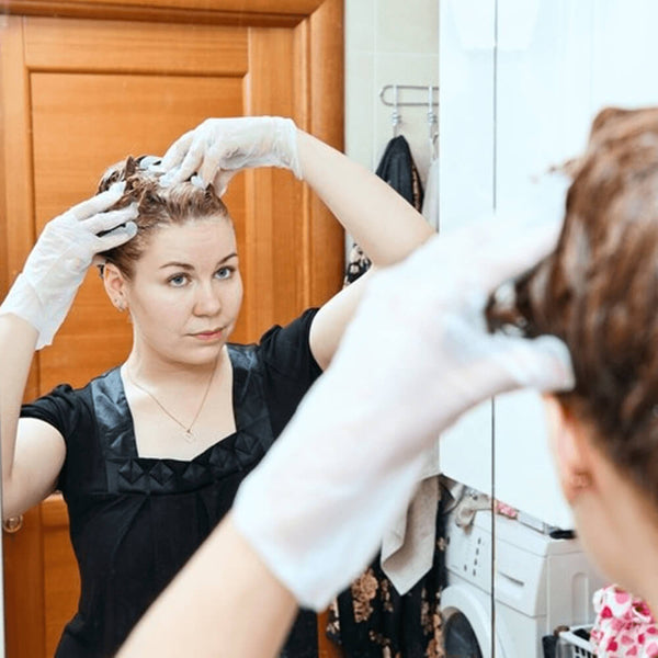 Natürliches pflanzliches Haarfärbeshampoo. Kaufen Sie Shampoo auf Mounteen. Weltweiter Versand möglich.