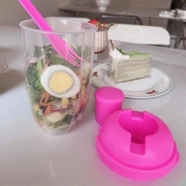Der Salat-Shaker-Cup. Kaufen Sie Frischhaltedosen auf Mounteen. Weltweiter Versand möglich.