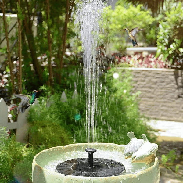 Solarbetriebener Vogelbrunnen-Bausatz – keine Einrichtung erforderlich. Kaufen Sie Brunnen und Wasserfälle auf Mounteen. Weltweiter Versand möglich.