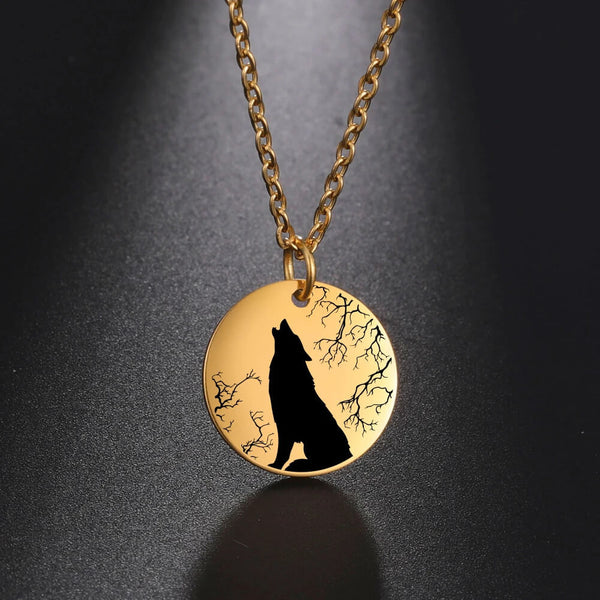 Wolf heult im Wald Edelstahl-Halskette in Gold – Mounteen