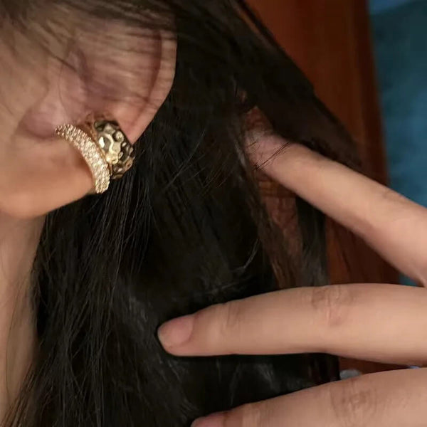 Doppelring-Ohrmanschetten aus Zink ohne Piercing in Gold – Mounteen