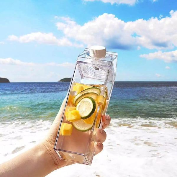 Bouteille d'eau en carton de lait en plastique transparent. Achetez des bouteilles d’eau sur Mounteen. Expédition mondiale disponible.