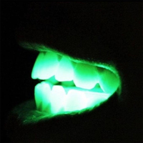 Embout buccal clignotant LED à couleur changeante. Achetez des jouets sur Mounteen. Expédition mondiale disponible.