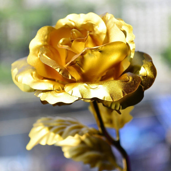 Achetez une rose trempée dans de l’or 24 carats. Livraison gratuite.