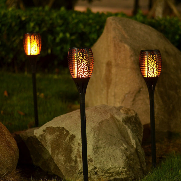 Meilleures lampes torches à flamme solaire pour votre jardin