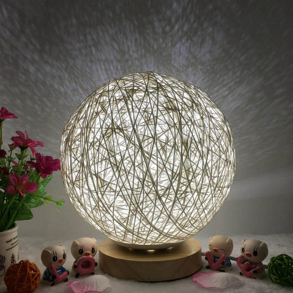 Lampe boule en rotin - Acheter sur Mounteen