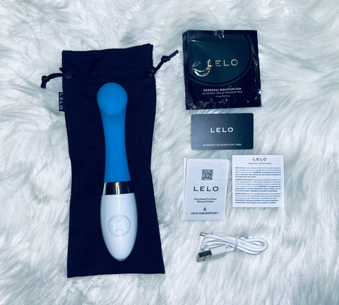 Lelo Gigi 2 with Box Contents