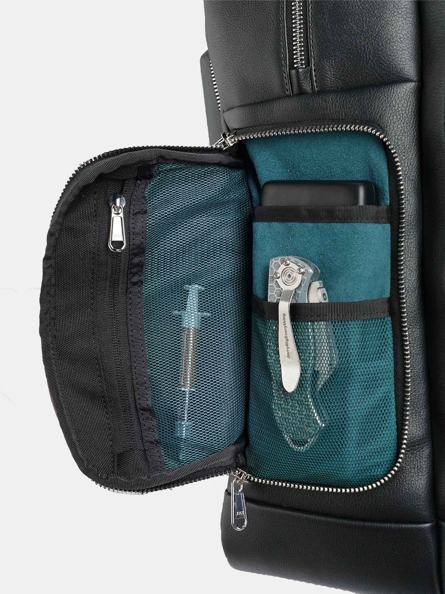 Luxe Backpack – Linus Tech Tips Store