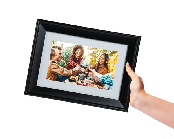 Friends' photo in a Photospring digital picture frame