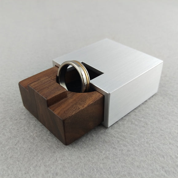 engagement ring box hinge