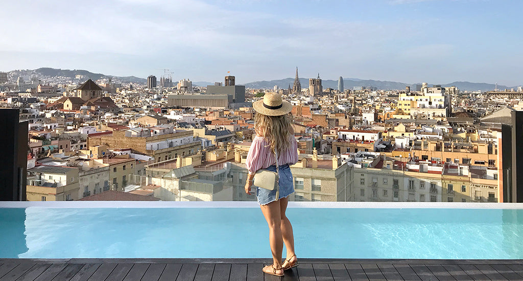 Travel Guide Barcelona; Mischa Blog Crossbody Bag