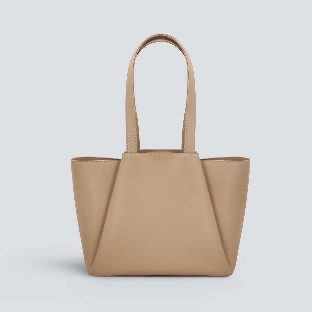 The Midi Pyramid leather workbag – KAAI bags