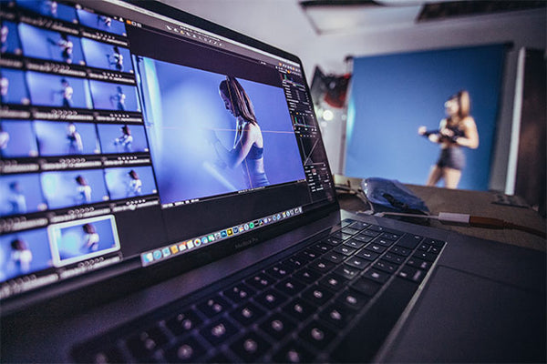 Laptop with Capture One Pro shooting tethered in studio