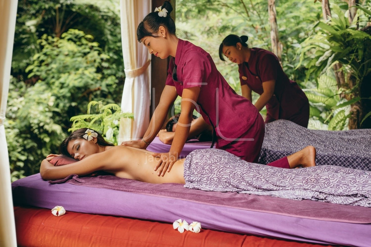 Балийский массаж. Тайский массаж Эстетика. Массаж в Тайланде для мужчин. Боди массаж в Тайланде. Alexis massage