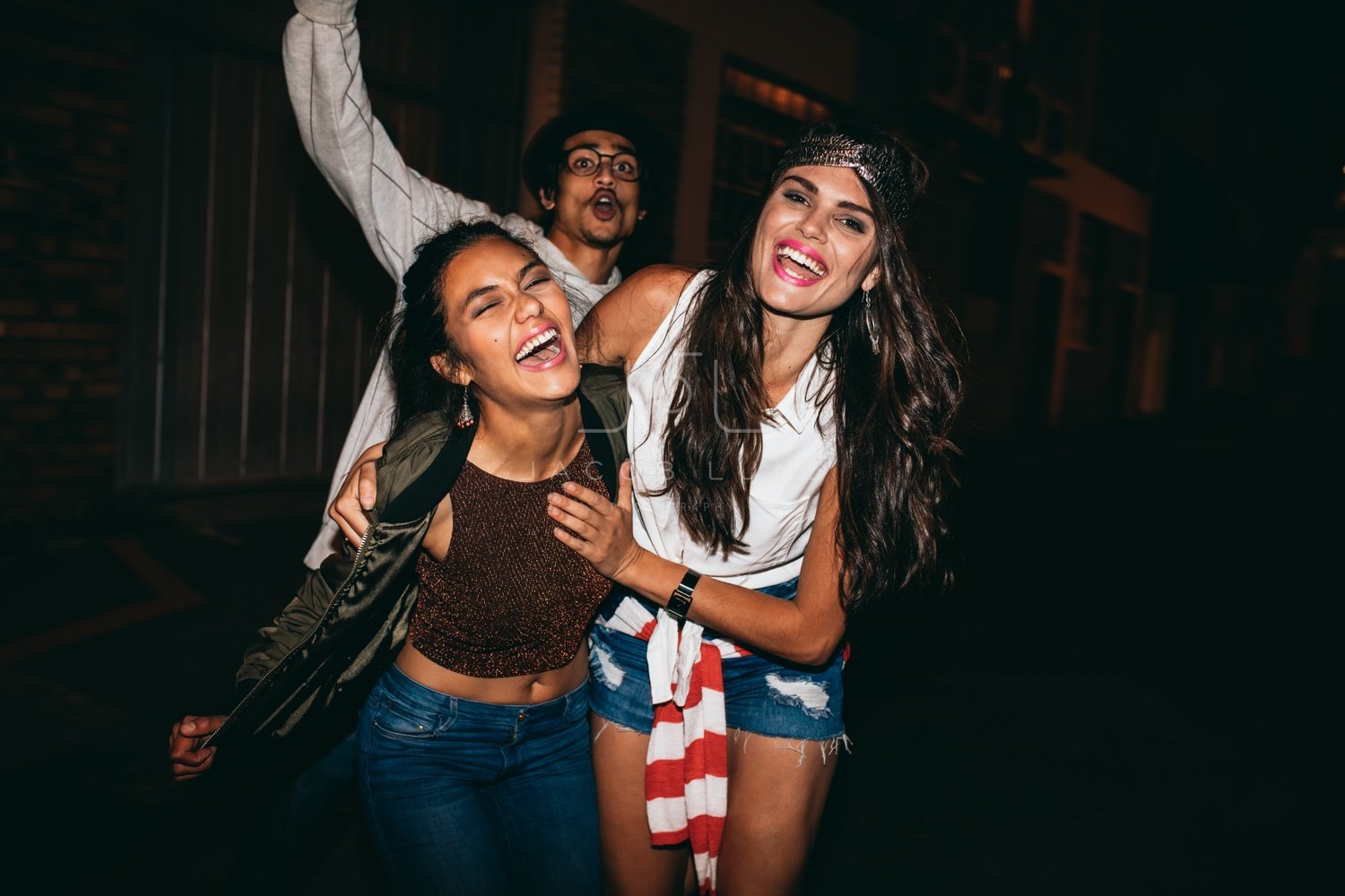 Best friends hanging out at night – Jacob Lund Photography Store