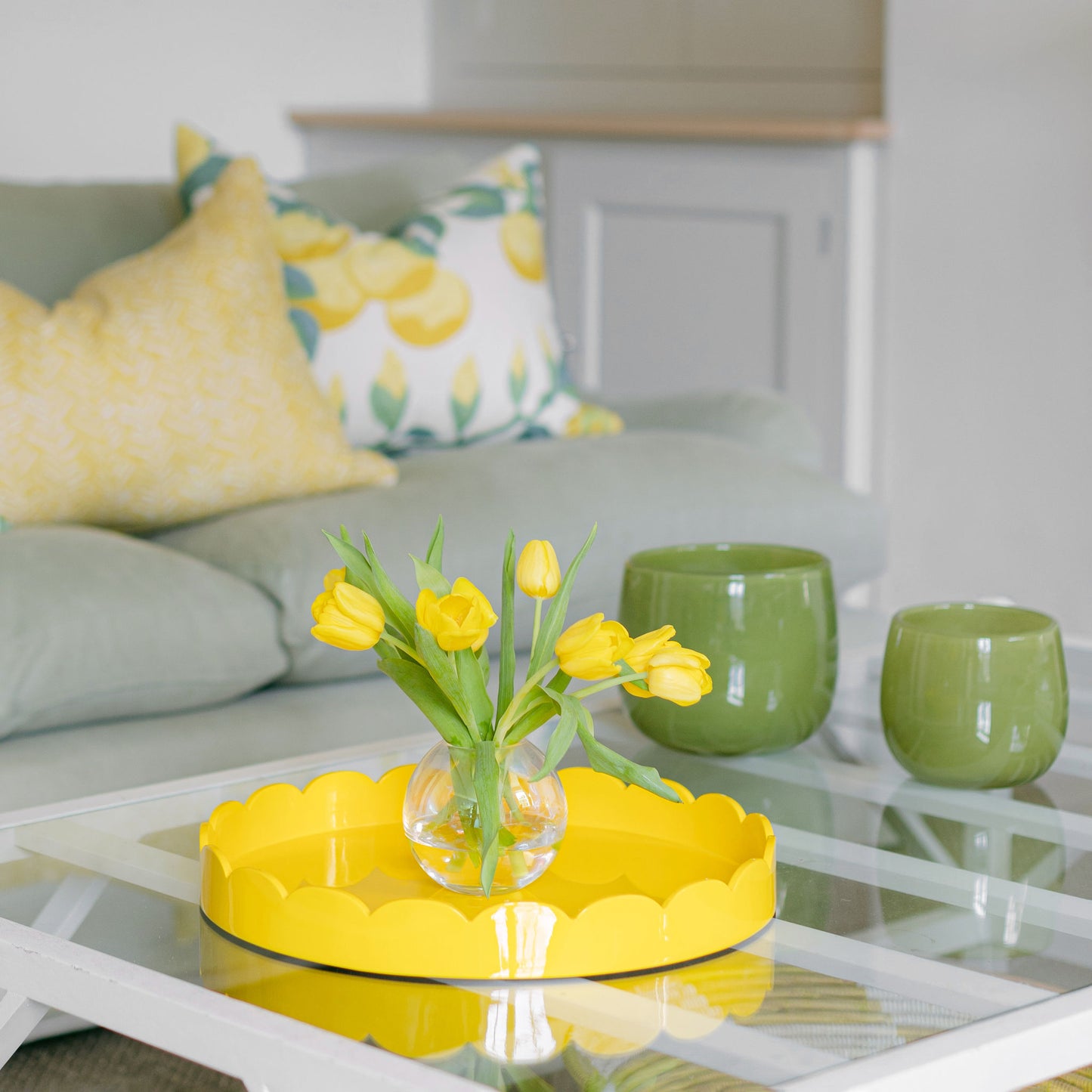 Yellow Round Medium Lacquered Scallop Tray