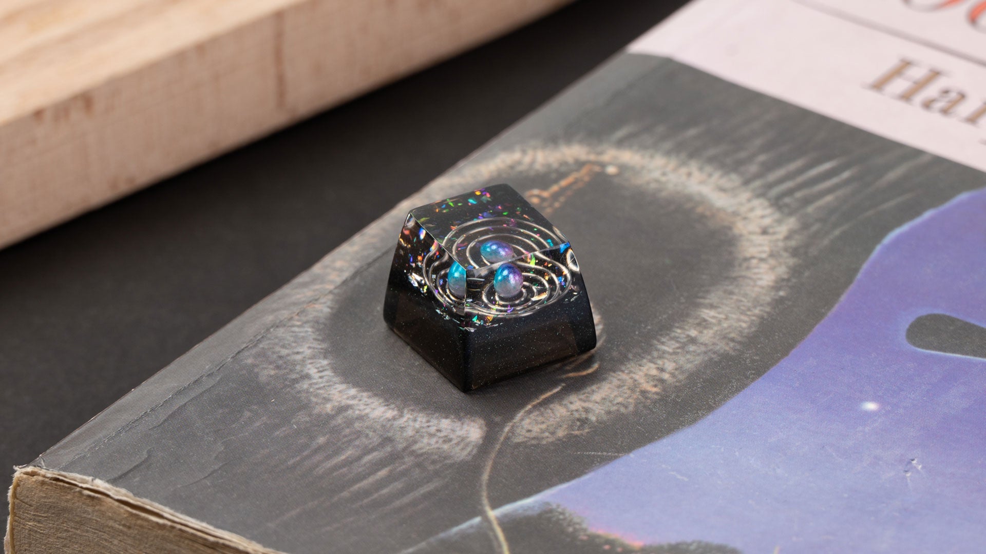 Galaxy-Resin-Artisan-Keycap-page-3.jpg__PID:dc105ca3-dba7-4a1c-8bbc-7e7d79a64e56