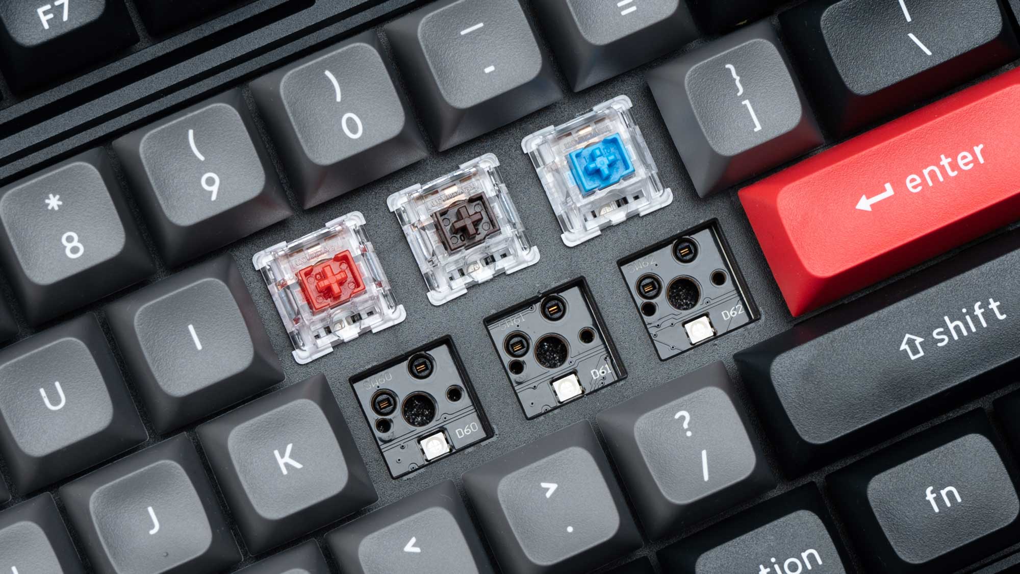 Hot-swappable feature of the Keychron Q3 Pro QMK/VIA 80% layout wireless custom mechanical keyboard