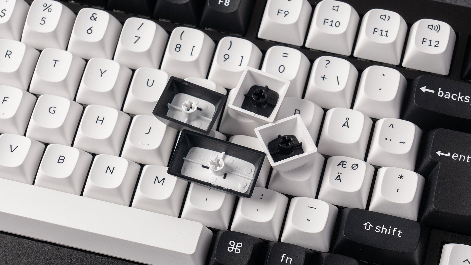 Q1-HE-ISO-PBT-KEYCAPS.jpg__PID:7e470900-64eb-4611-9cba-17802678cecc