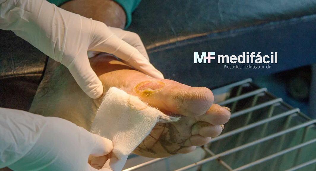Apósito de gasa para el manejo de heridas de pie diabético: Medifácil