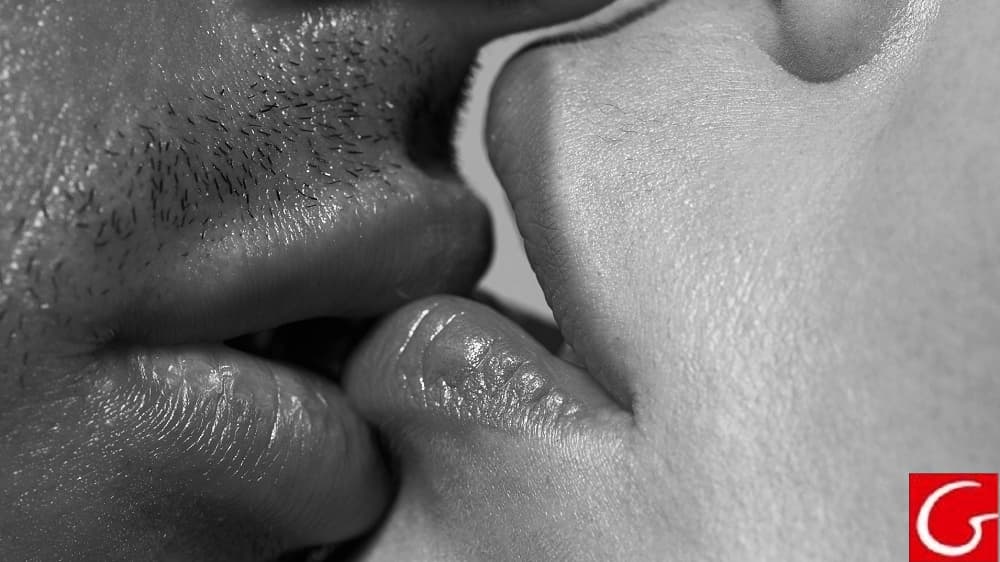 How to Kiss | Photo 1 - Gvibe.com