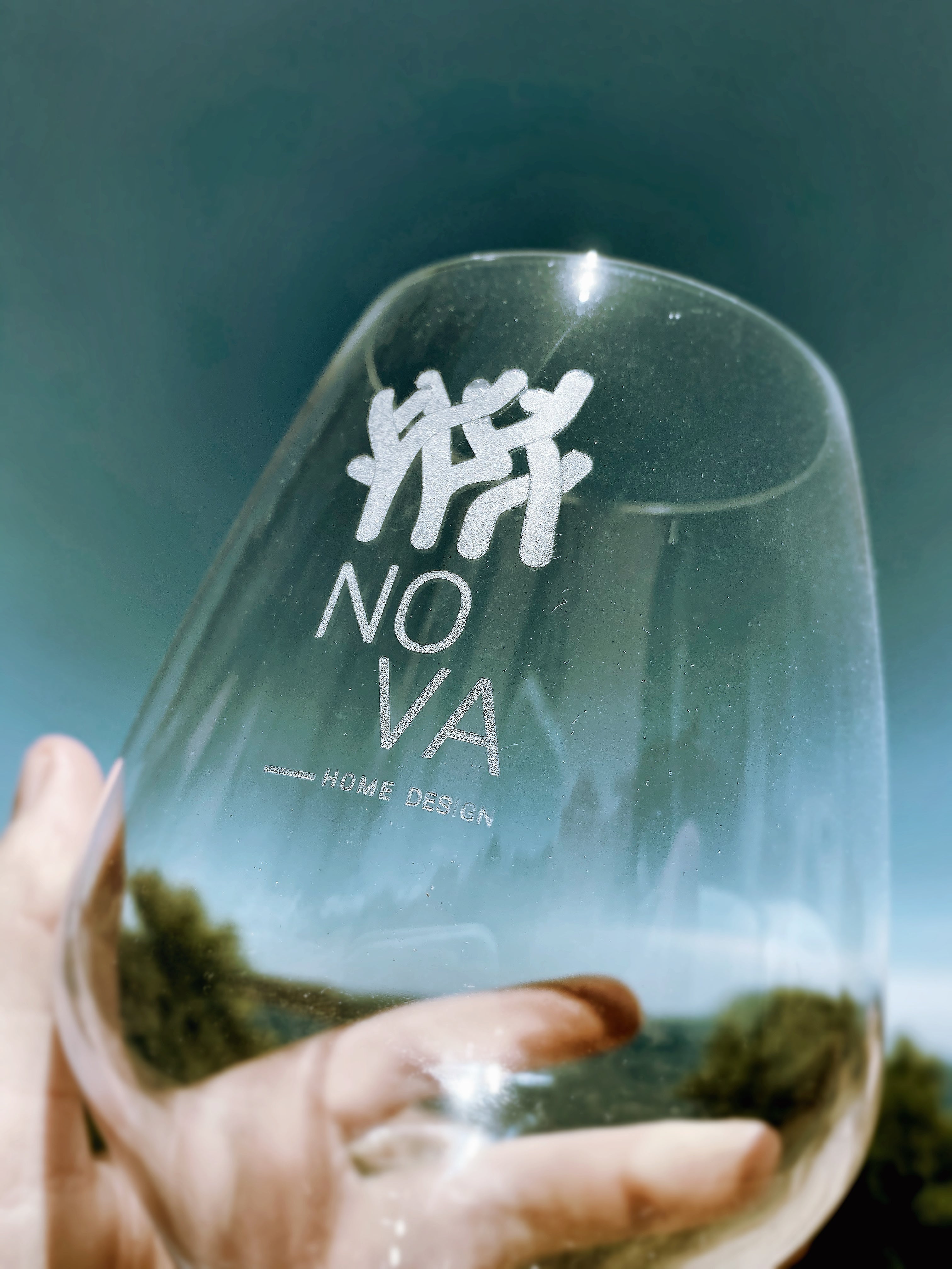 Gravure laser sur verre – Nova Home Design