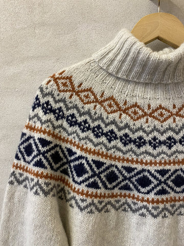 Sirid Sweater with stranded knitting color pattern