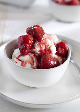Vanilla roasted strawberries fruit snacks recipes 