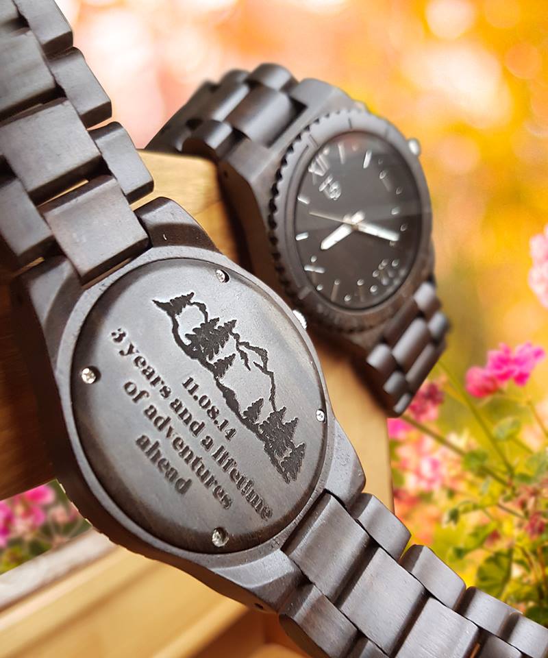 Часы жениха. Как оформить подарок часы наручные. Engraving on watches Love you. Engraving on watches Love you Metal.