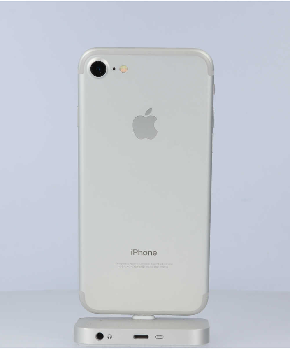 iPhone 7 32GB SIMフリー バッテリー最大容量:96% シルバー Aグレード (355850083096536) 中古