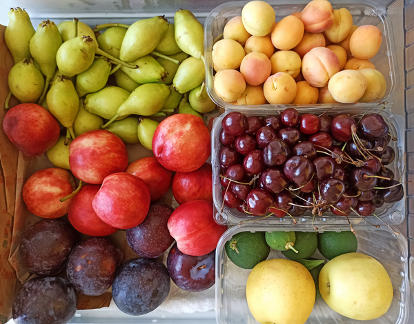storing fruit in fridge