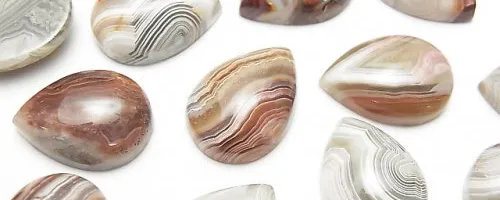 Chalcedony offering banded patterns is referred to as agate