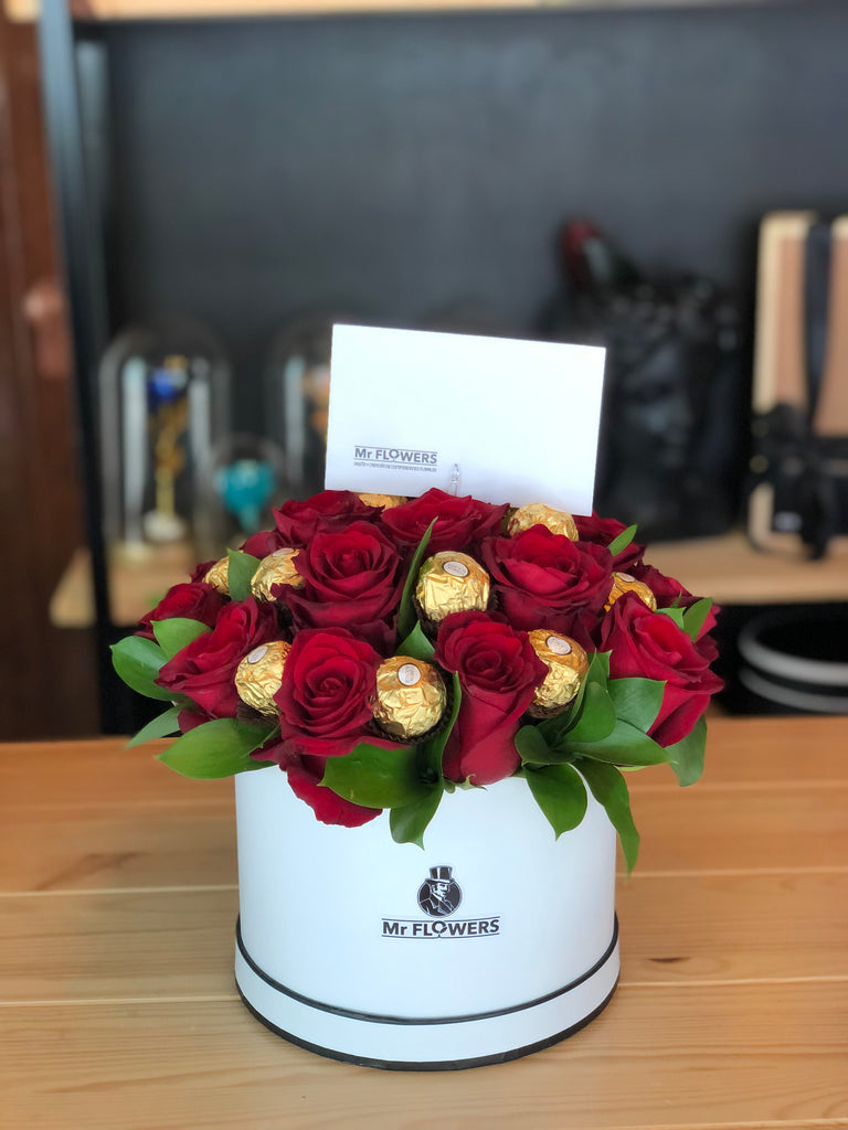 Box 12 Rosas Importadas y 12 Bombones Ferrero Rocher – Mr Flowers Shop