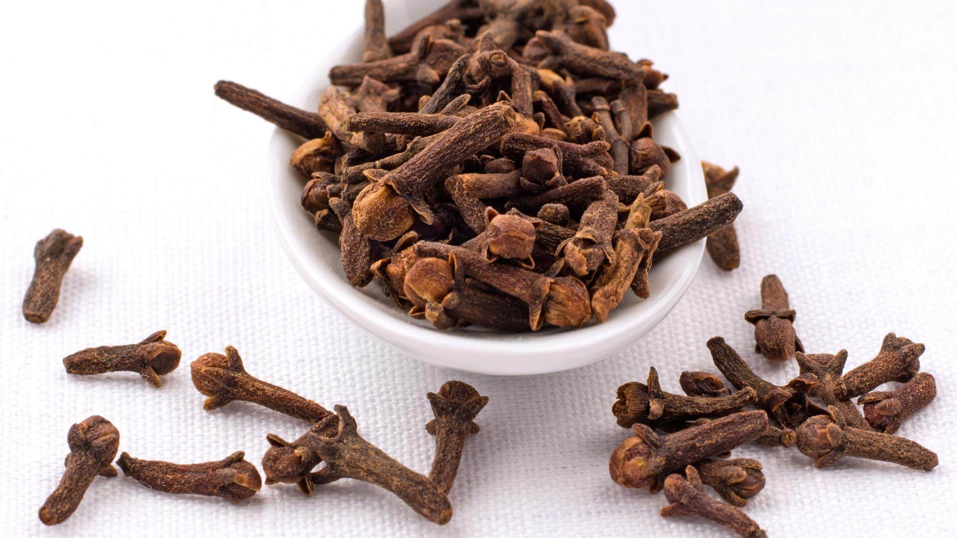 Collombatti Naturals Are there any wellness benefits to drinking chai picture of whole cloves