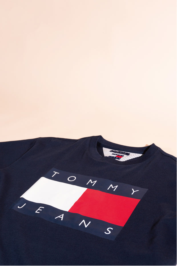 navy tommy jeans t shirt