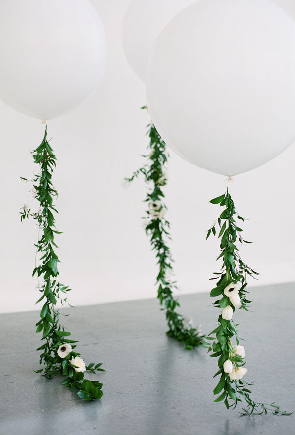 giant balloons for weddings