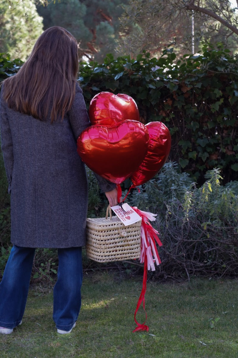 cesta san valentín con globos barcelona