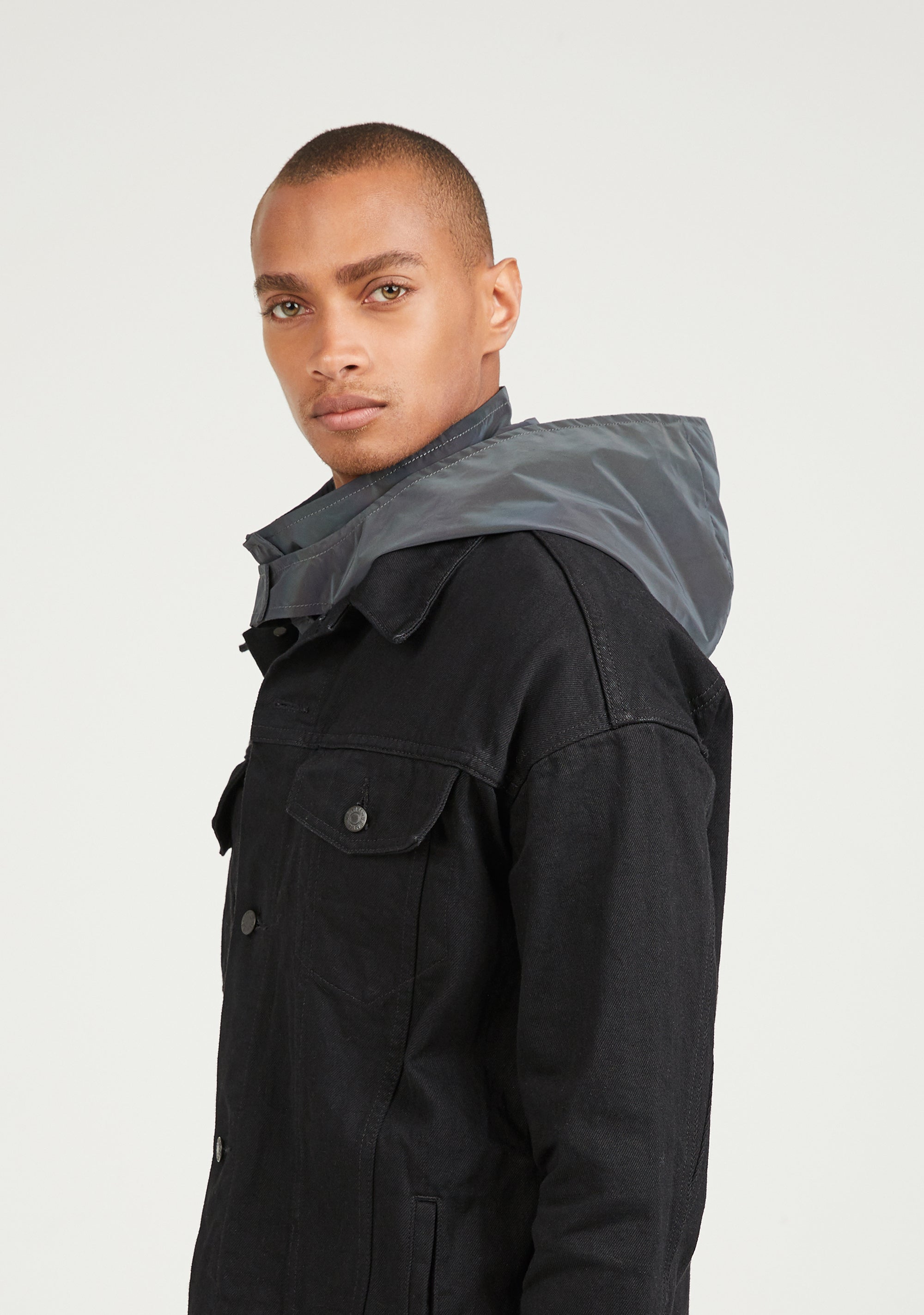 WATERPROOF HOOD IN REFLECTIVE BLACK – VENIM®