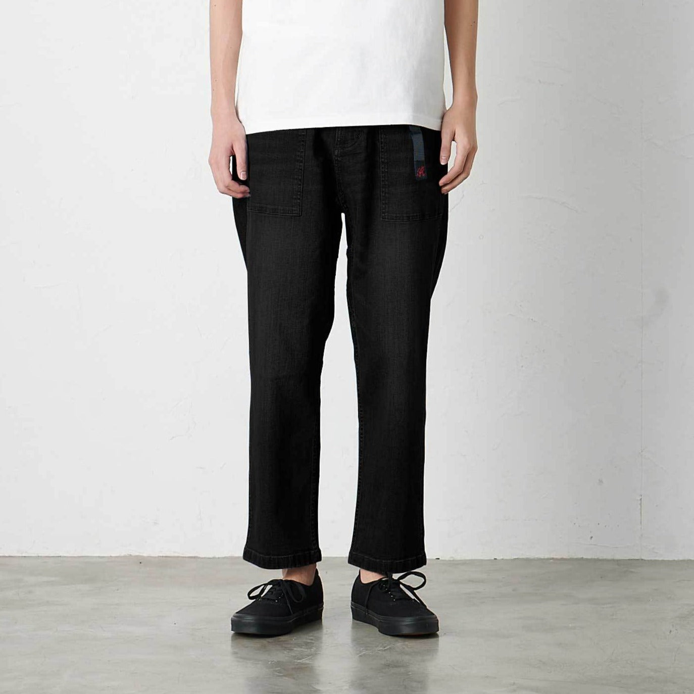 loose tapered pants