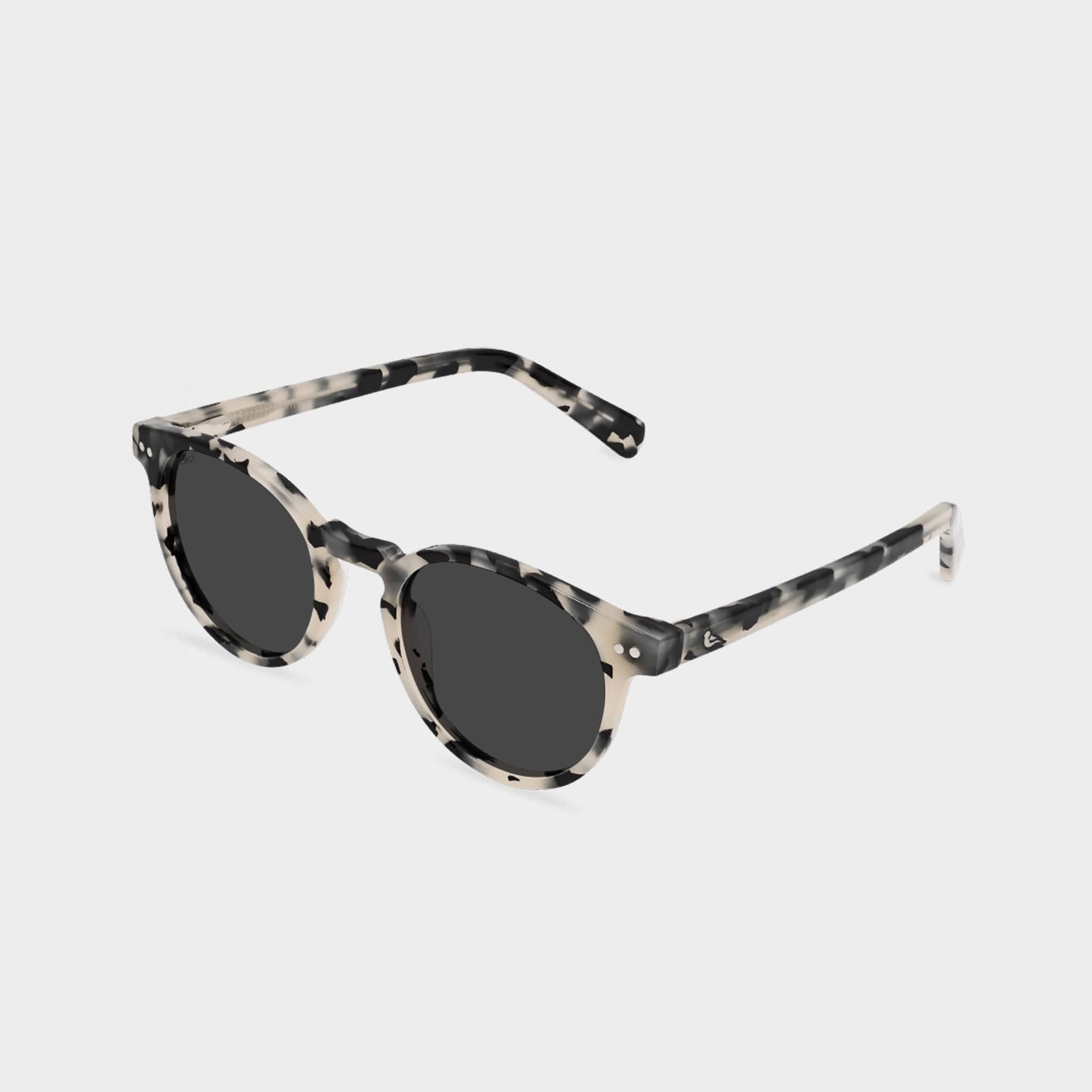 Best sunglasses for oval-shaped face