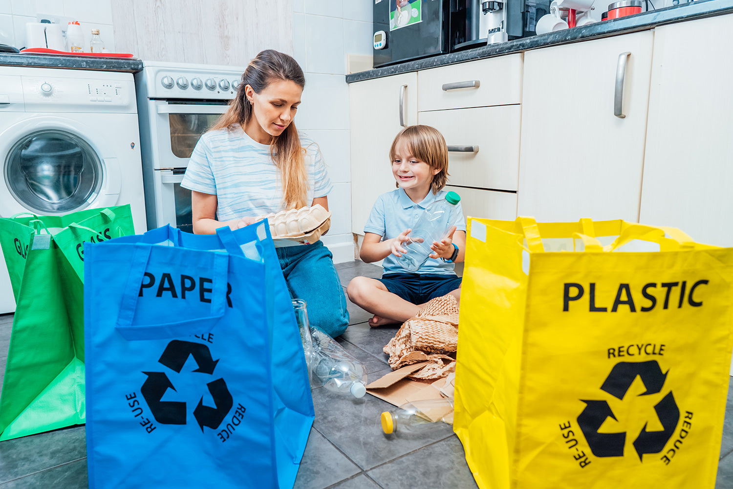 Recycling zu Hause mit Kindern