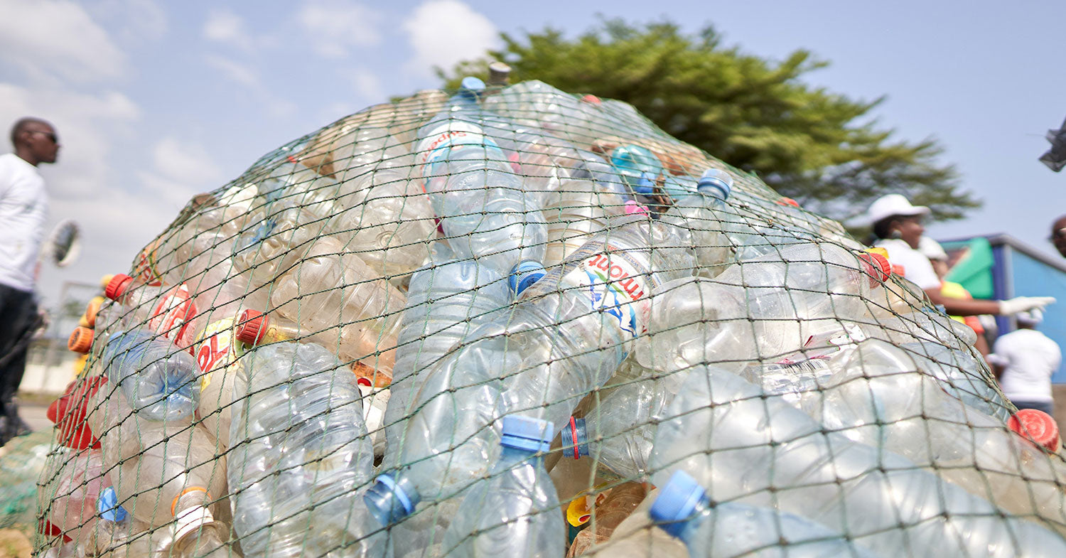 Plastic flessen voorbereid voor recycling