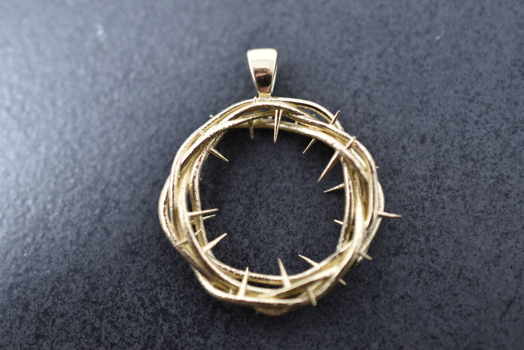 Crown Photo Pendant – DAR Custom Jewelry